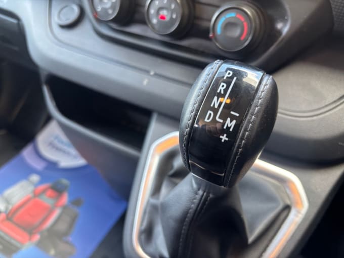 2025 Renault Trafic