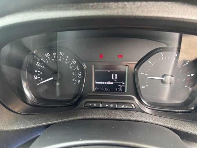 2025 Peugeot Expert