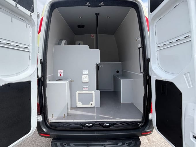 2025 Mercedes-benz Sprinter