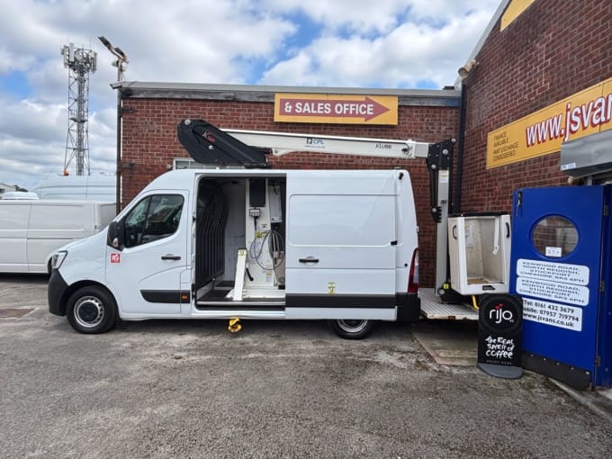 2025 Renault Trucks Master