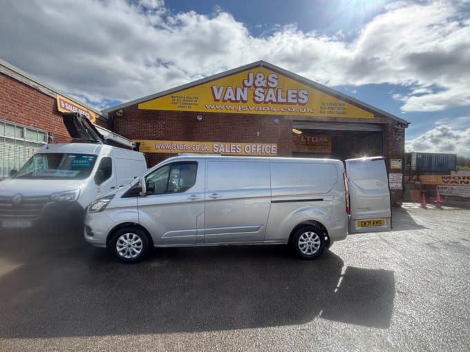 2025 Ford Transit Custom