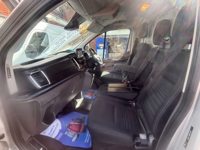 2025 Ford Transit Custom