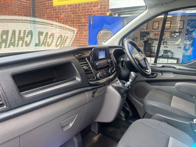 2025 Ford Transit Custom