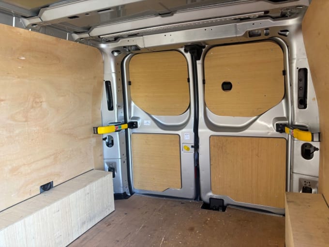 2025 Ford Transit Custom
