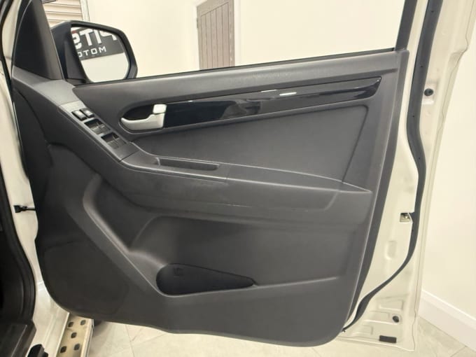 2025 Isuzu D-max