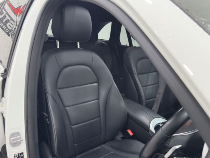 2025 Mercedes-benz Glc