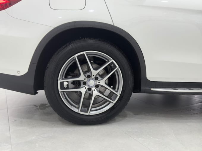 2025 Mercedes-benz Glc
