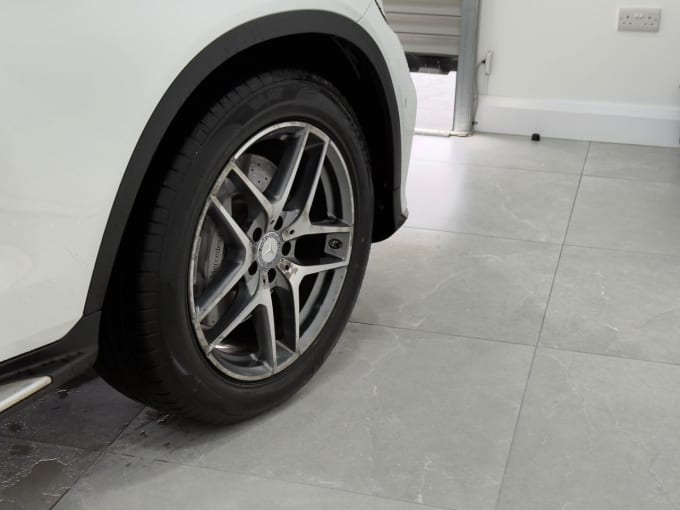 2025 Mercedes-benz Glc