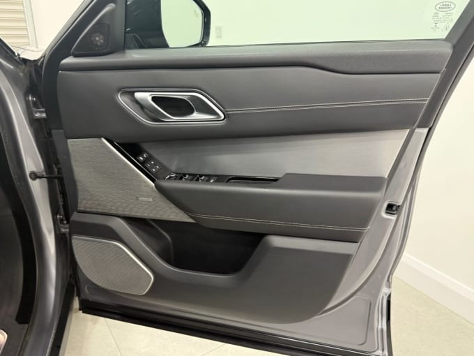 2025 Land Rover Range Rover Velar