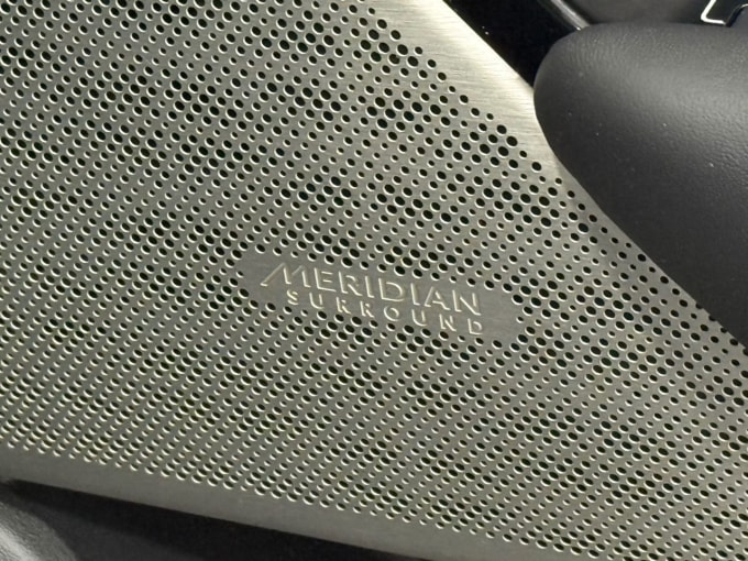 2025 Land Rover Range Rover Velar