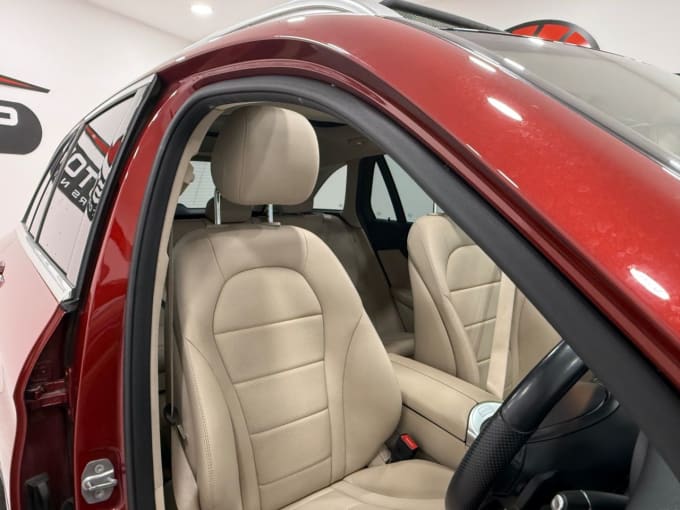 2025 Mercedes-benz Glc