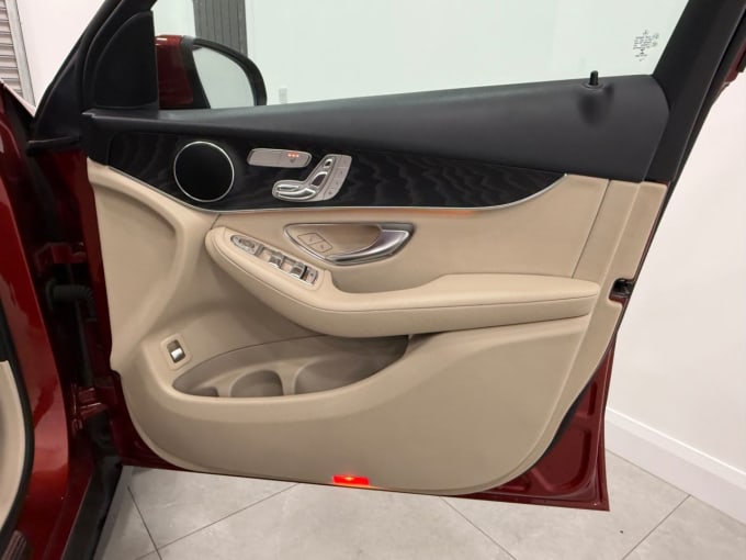 2025 Mercedes-benz Glc