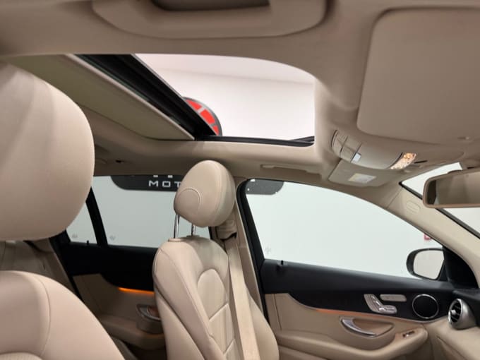 2025 Mercedes-benz Glc