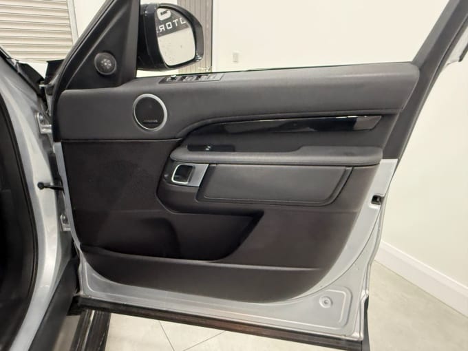 2025 Land Rover Discovery