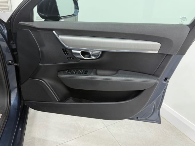 2025 Volvo S90