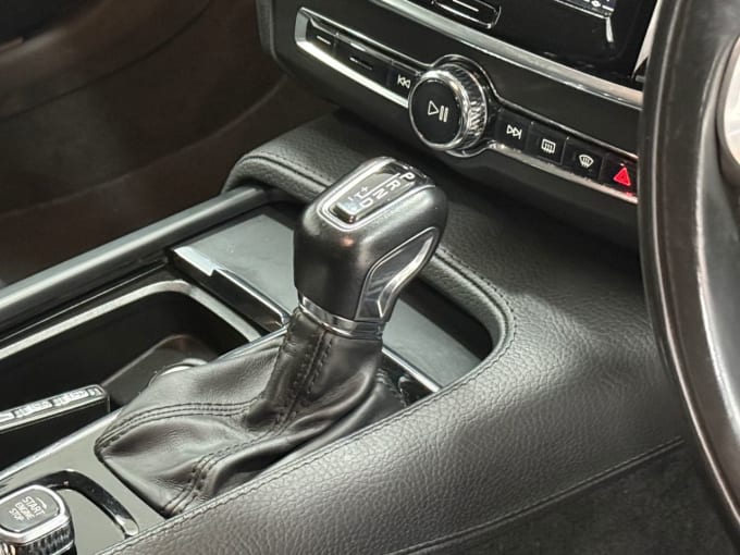 2025 Volvo S90