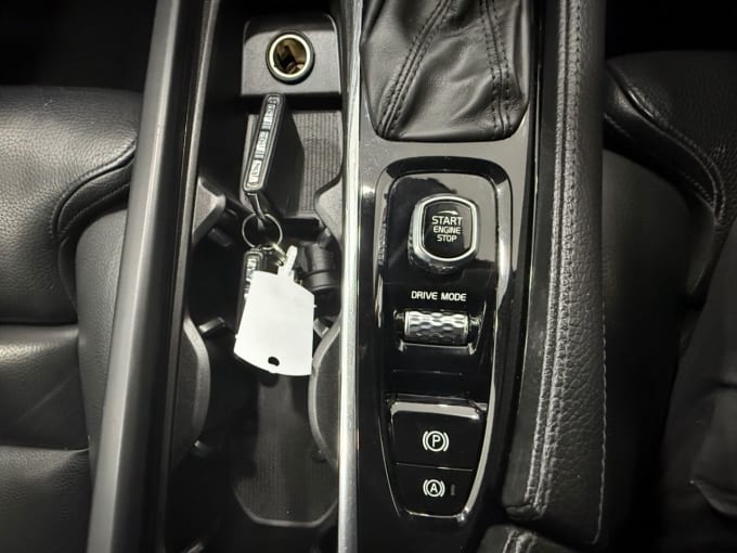 2025 Volvo S90