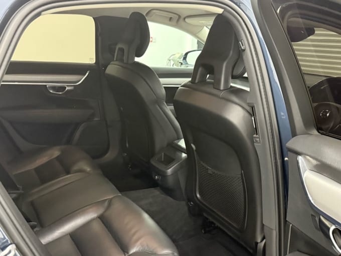 2025 Volvo S90