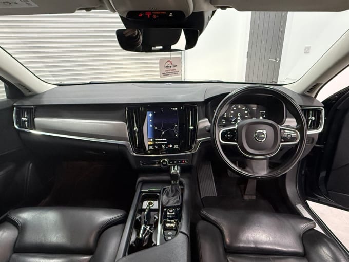 2025 Volvo S90