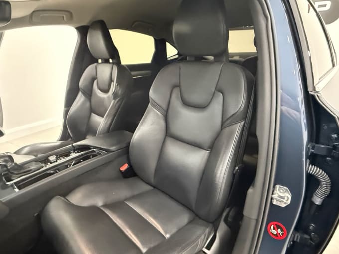 2025 Volvo S90