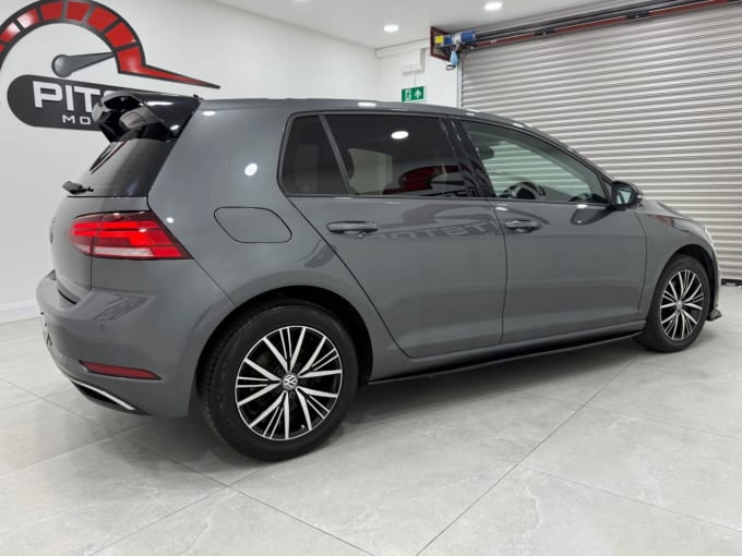 2025 Volkswagen Golf