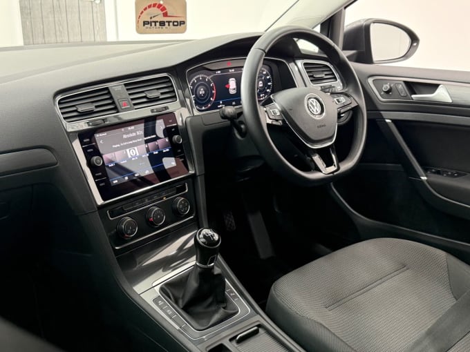2025 Volkswagen Golf