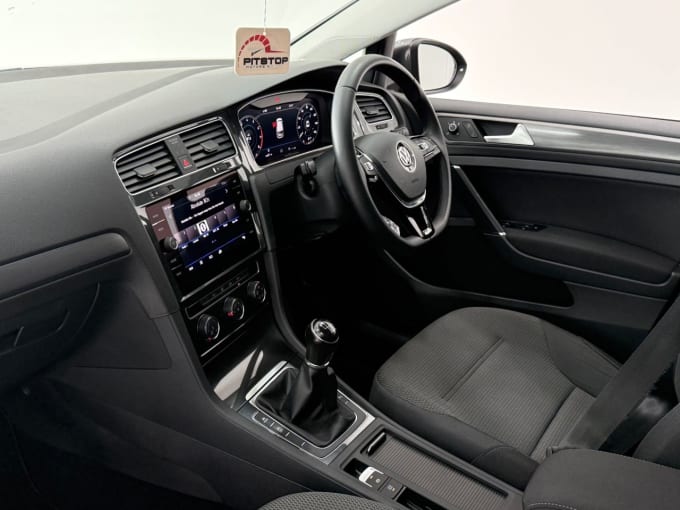 2025 Volkswagen Golf