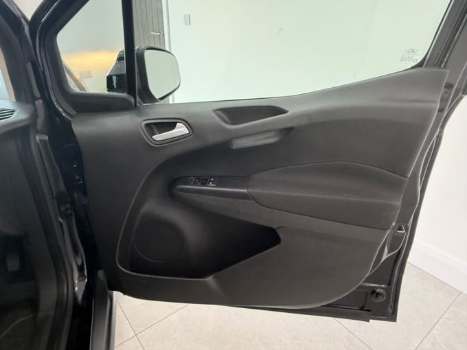 2025 Ford Transit Courier