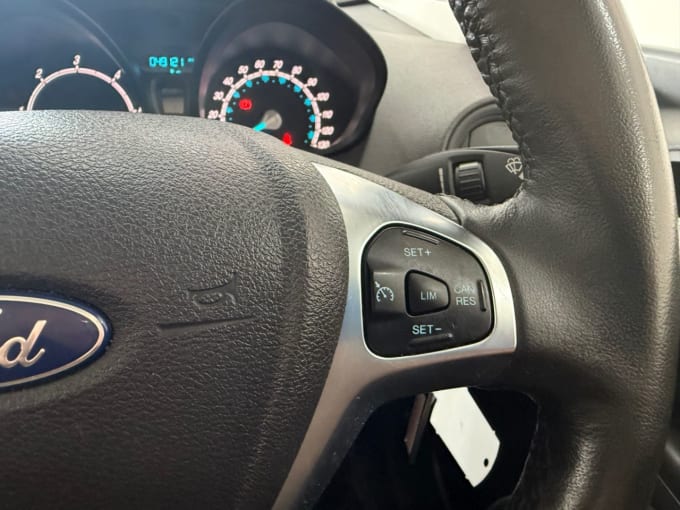 2025 Ford Transit Courier