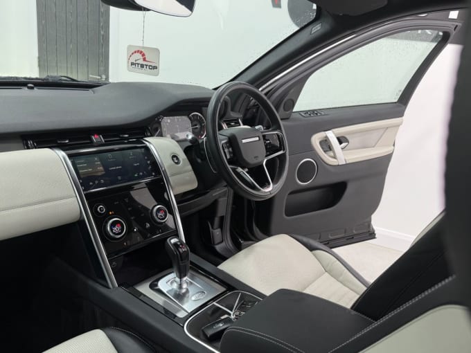2025 Land Rover Discovery Sport