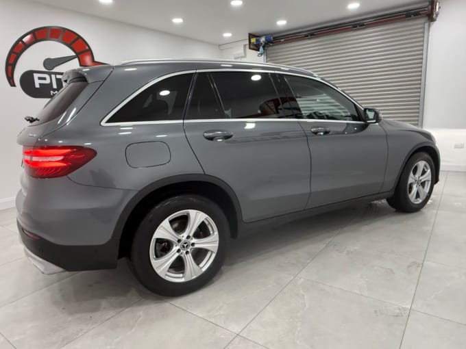 2025 Mercedes-benz Glc