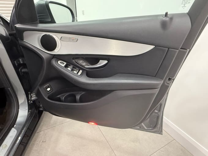 2025 Mercedes-benz Glc