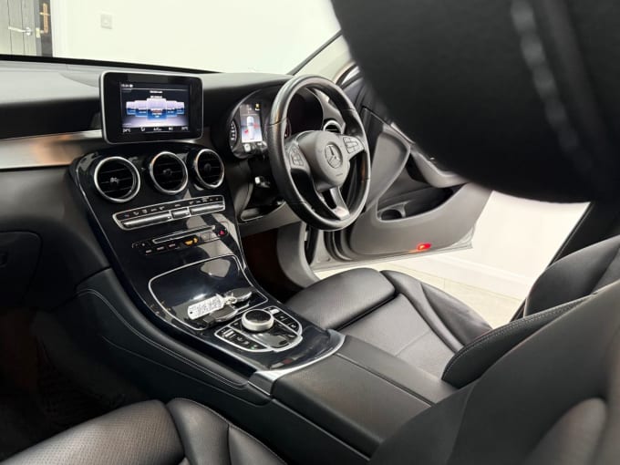 2025 Mercedes-benz Glc