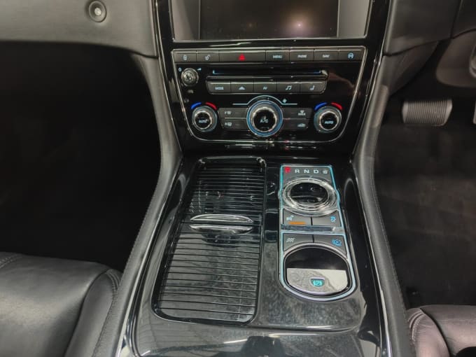 2015 Jaguar Xj