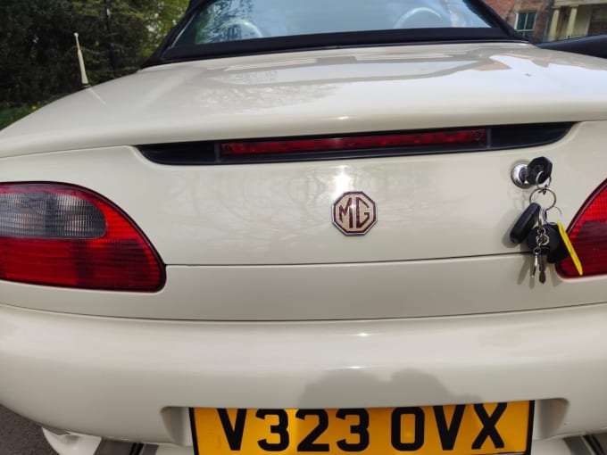 2001 Mg Mgf