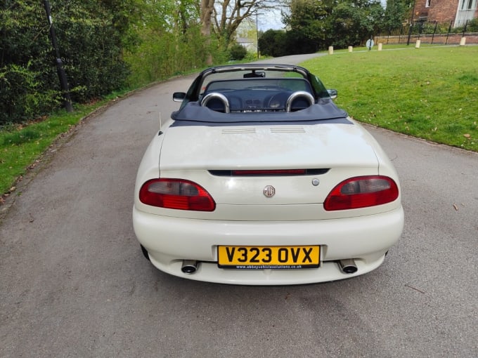 2001 Mg Mgf