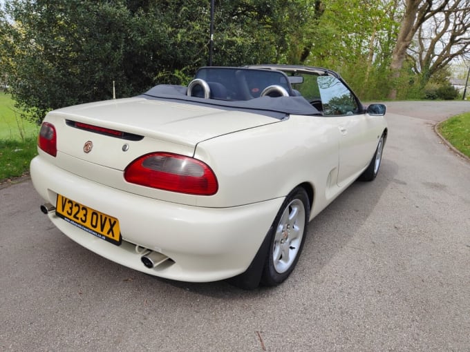 2001 Mg Mgf