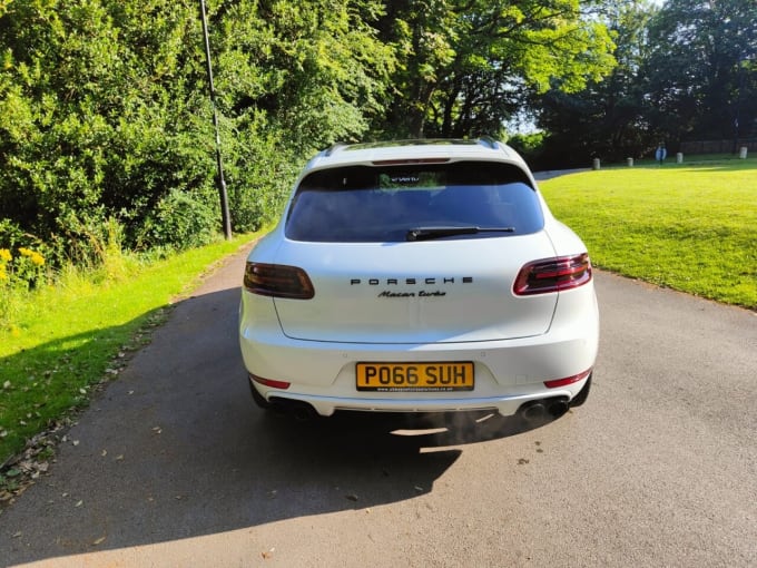 2024 Porsche Macan Turbo