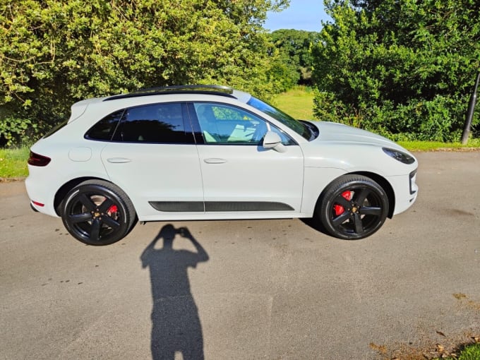 2024 Porsche Macan Turbo