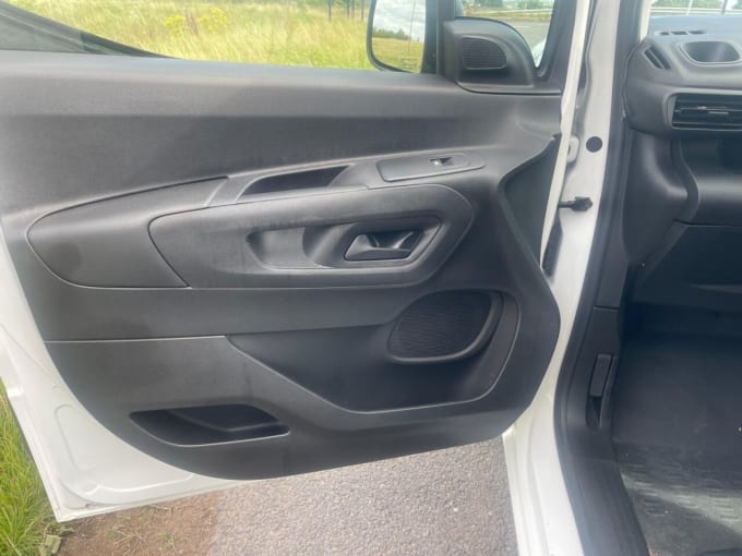 2025 Vauxhall Combo