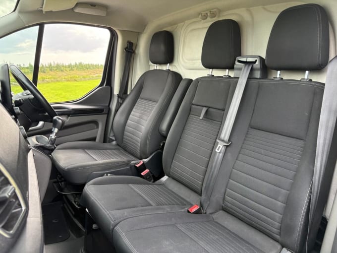 2025 Ford Transit Custom