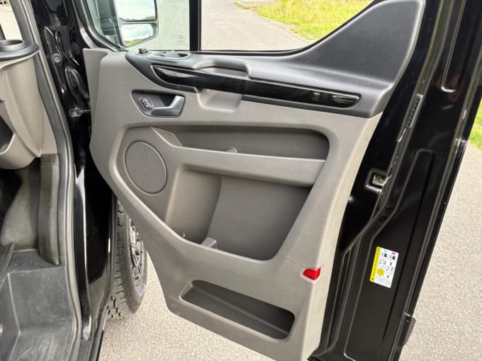 2025 Ford Transit Custom