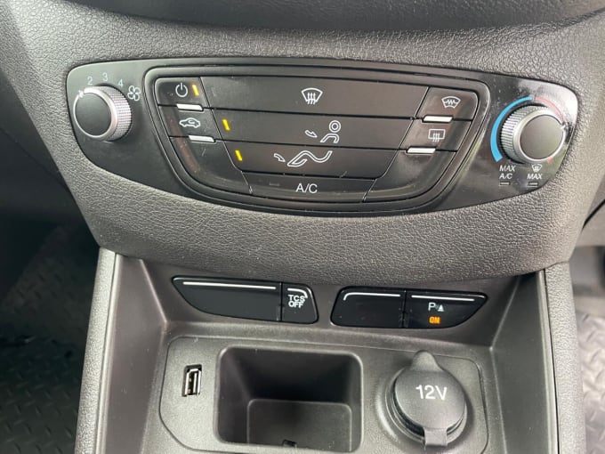 2025 Ford Transit Courier