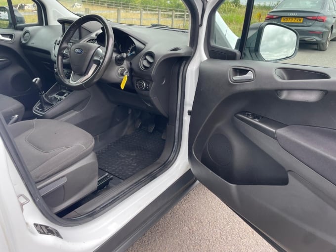 2025 Ford Transit Courier