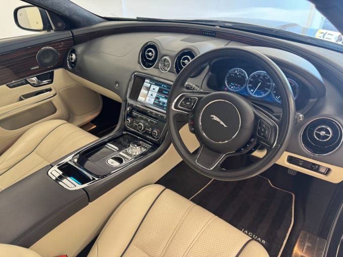 2025 Jaguar Xj