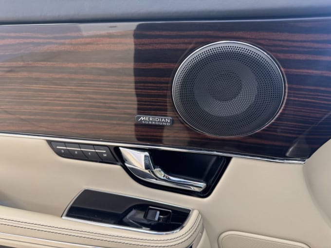 2025 Jaguar Xj