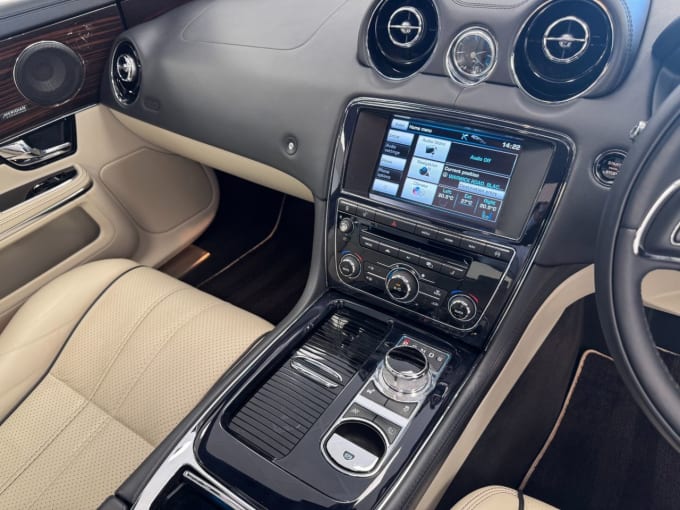 2025 Jaguar Xj