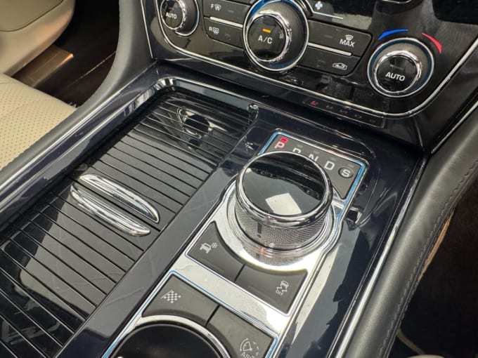 2025 Jaguar Xj