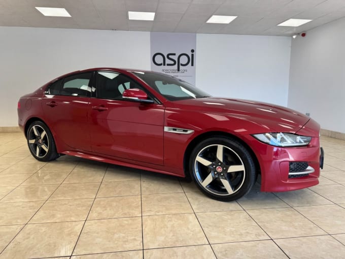 2025 Jaguar Xe