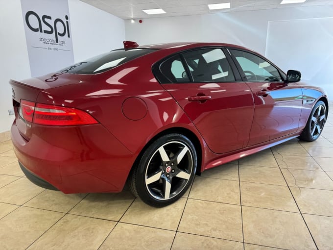 2025 Jaguar Xe